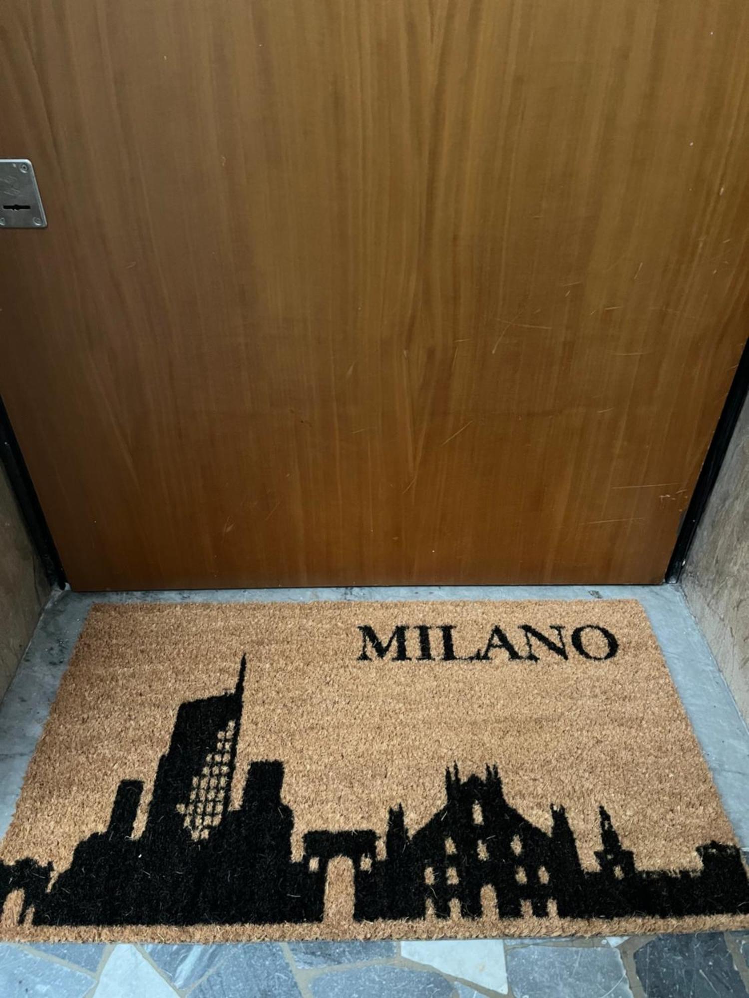 Duomo Charme Apartment Milan Bagian luar foto